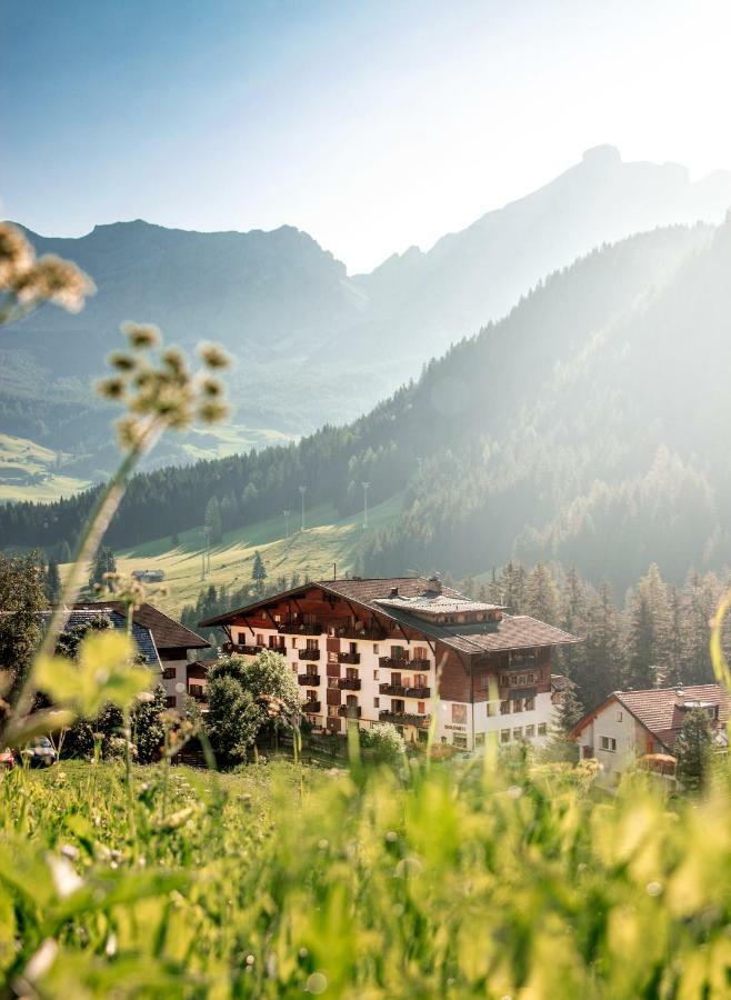 Hotel Dolomiti La Villa  Kültér fotó