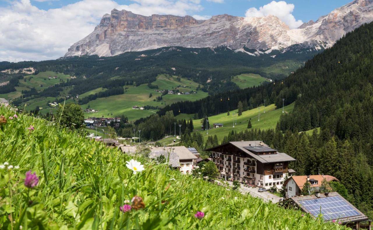 Hotel Dolomiti La Villa  Kültér fotó